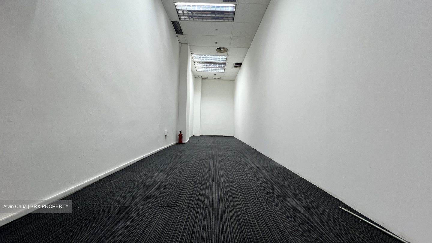 Lucky Plaza (D9), Retail #532536521